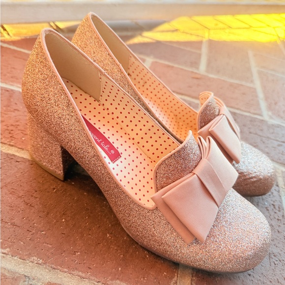 Sparkly Bow Shoes - Picture 2 of 6